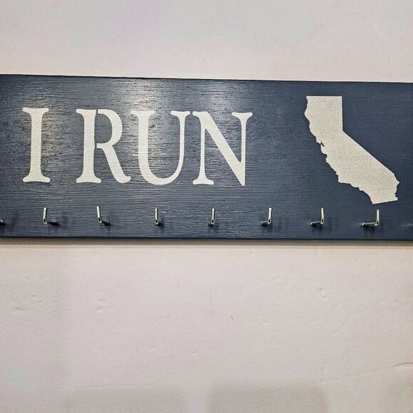 NWOT  I Run California Race Metal Display Holder - Picture 2 of 4